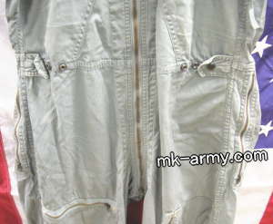 K-2B�t���C�g�X�[�c�E���̋���{�^��